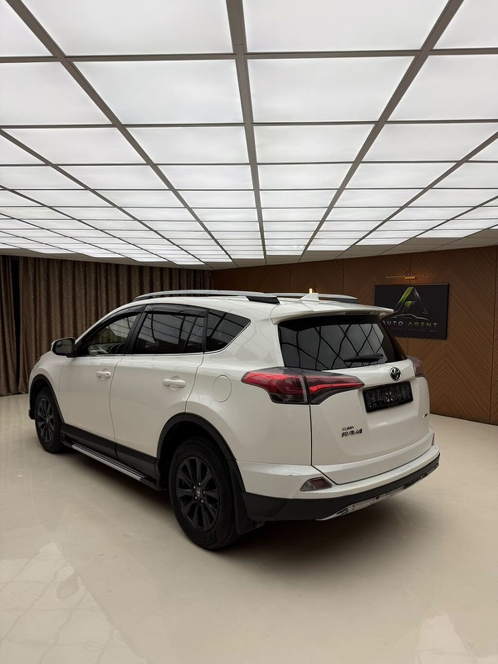 Toyota RAV4: 2018 г., 2.5 л, Автомат, Бензин, Кроссовер: фото 5
