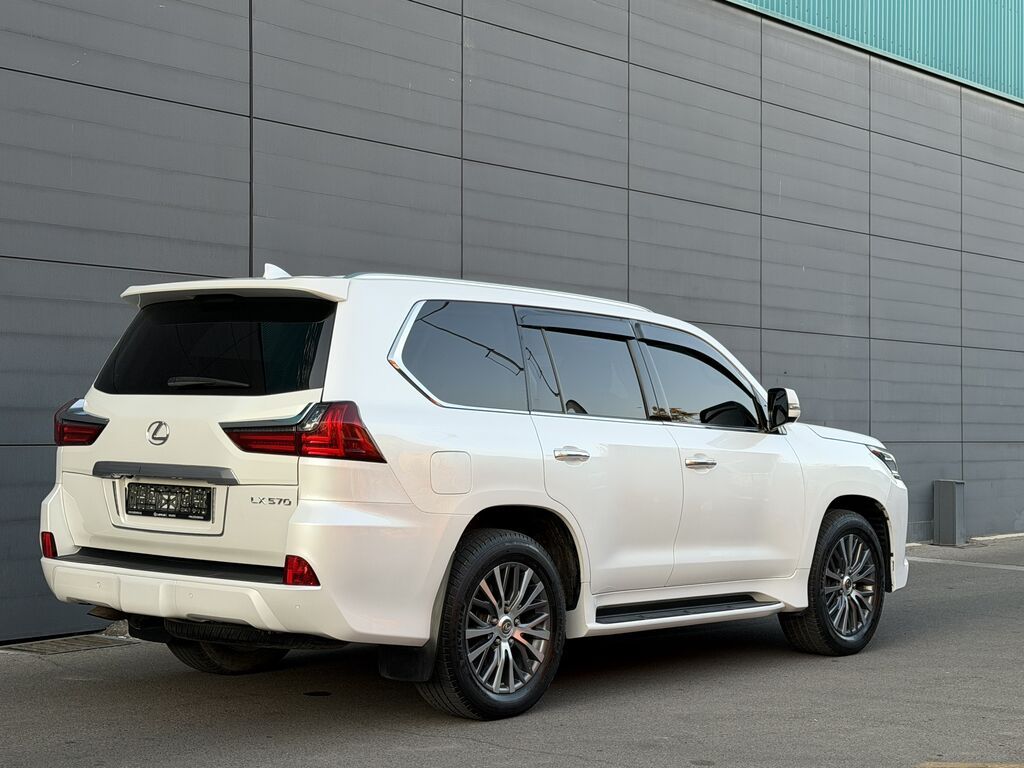 Lexus LX: 2018 г., 5.7 л, Автомат, Бензин, Внедорожник: фото 7