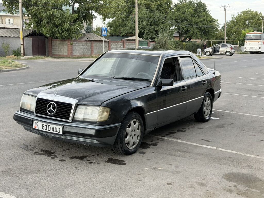 Mercedes-Benz W124: 1990 г., 2.3 л, Механика, Бензин, Седан: фото 5