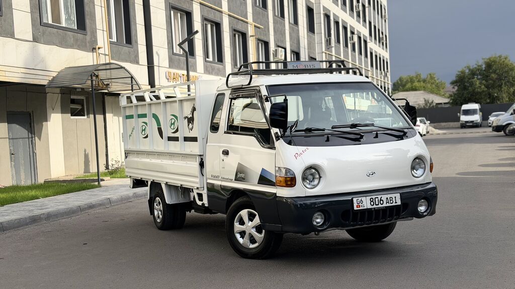 Hyundai Porter: 2003 г., 2.6 л, Механика, Универсал: фото 4