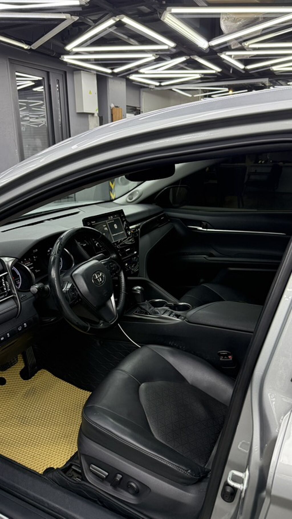 Toyota Camry: 2022 г., 2.5 л, Вариатор, Гибрид, Седан: фото 5