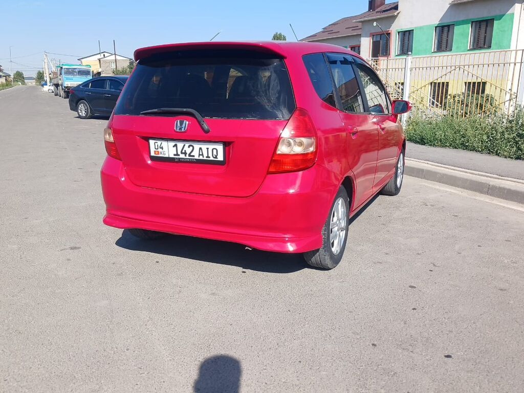Honda Fit: 2005 г., 1.4 л, Вариатор, Бензин, Хэтчбэк: фото 3