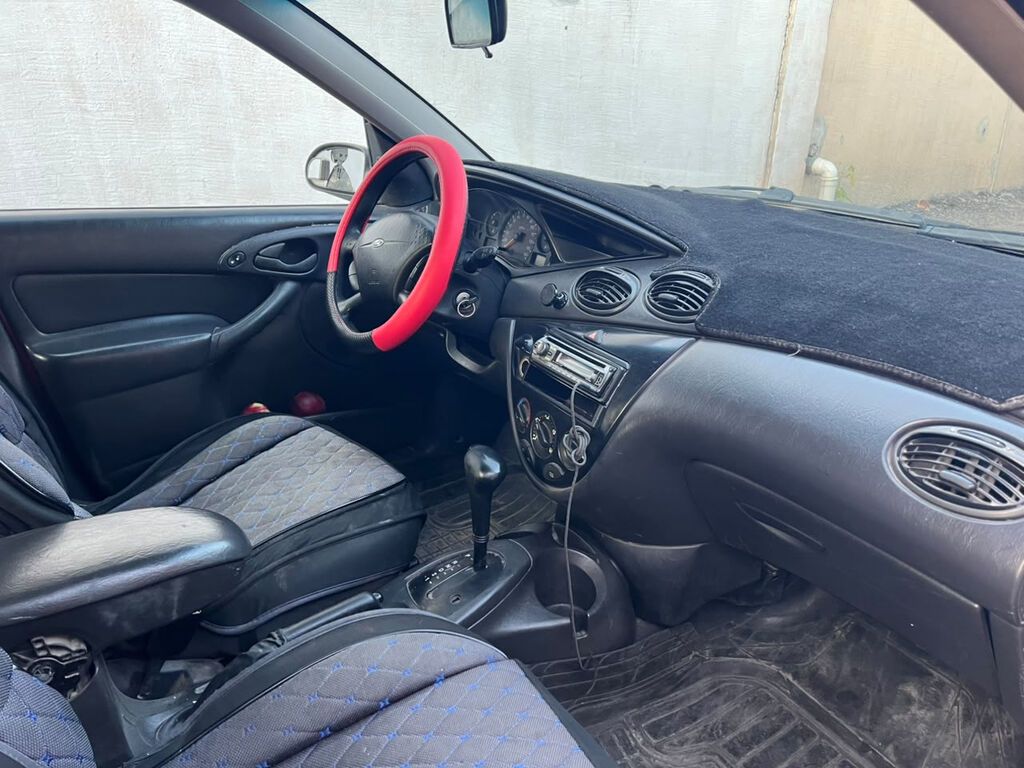 Ford Focus: 2000 г., 2 л, Автомат, Бензин, Седан: фото 7