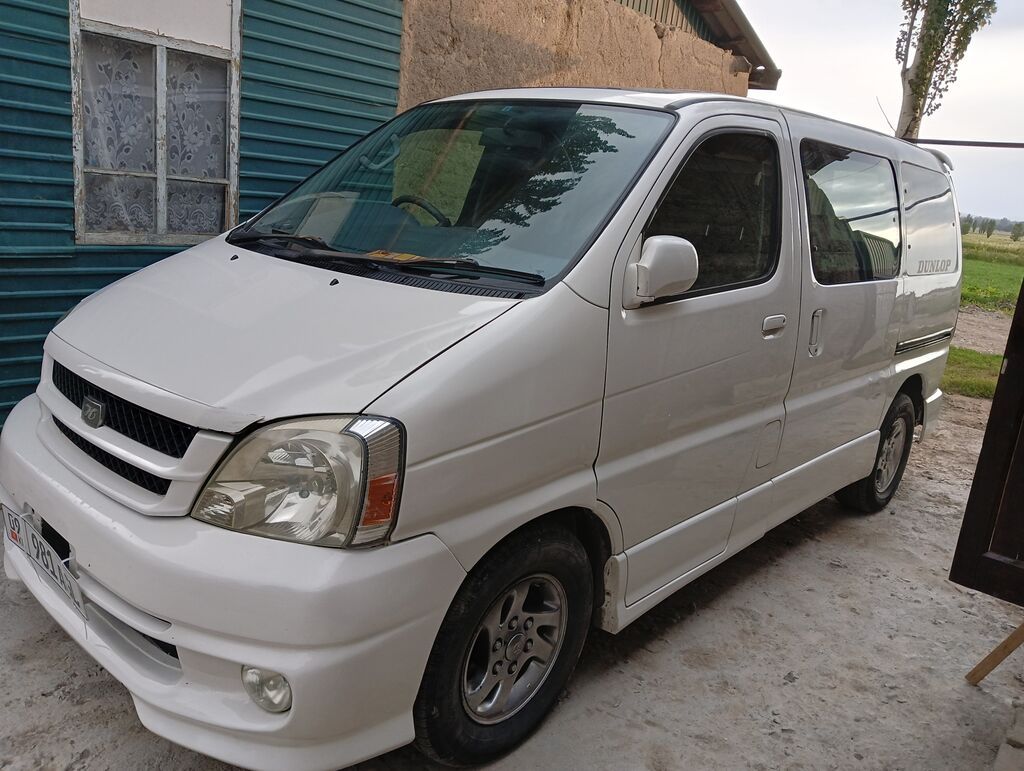 Toyota Hiace: 2002 г., Минивэн: фото 7