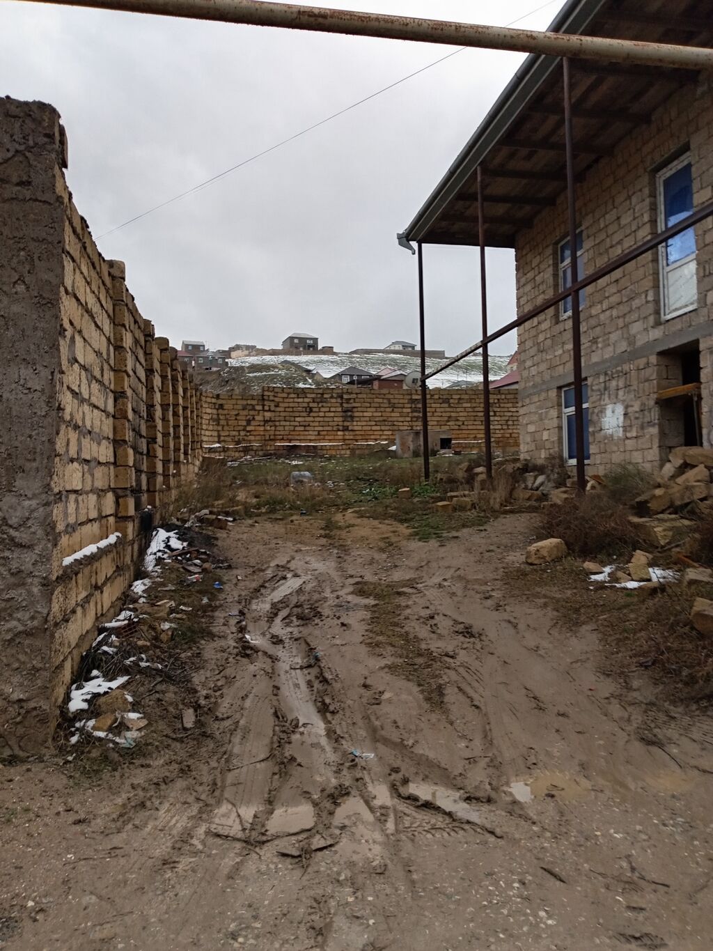 5 otaqlı, 180 kv. m, Kredit yoxdur, Təmirsiz