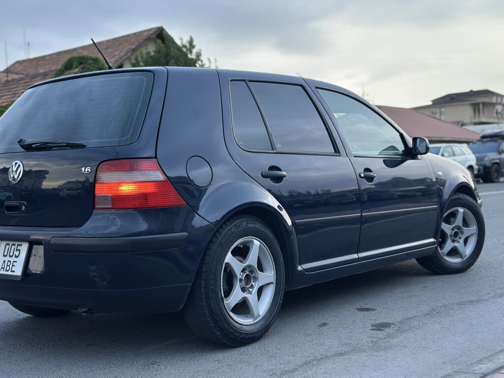 Volkswagen Golf: 2003 г., 1.6 л, Механика, Бензин, Хэтчбэк: фото 3