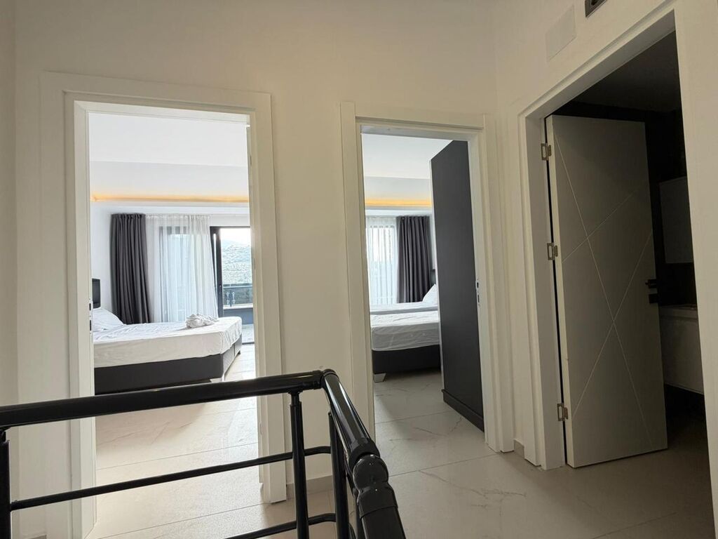 3 комнаты, 110 м², 3 этаж, Евроремонт: фото 2