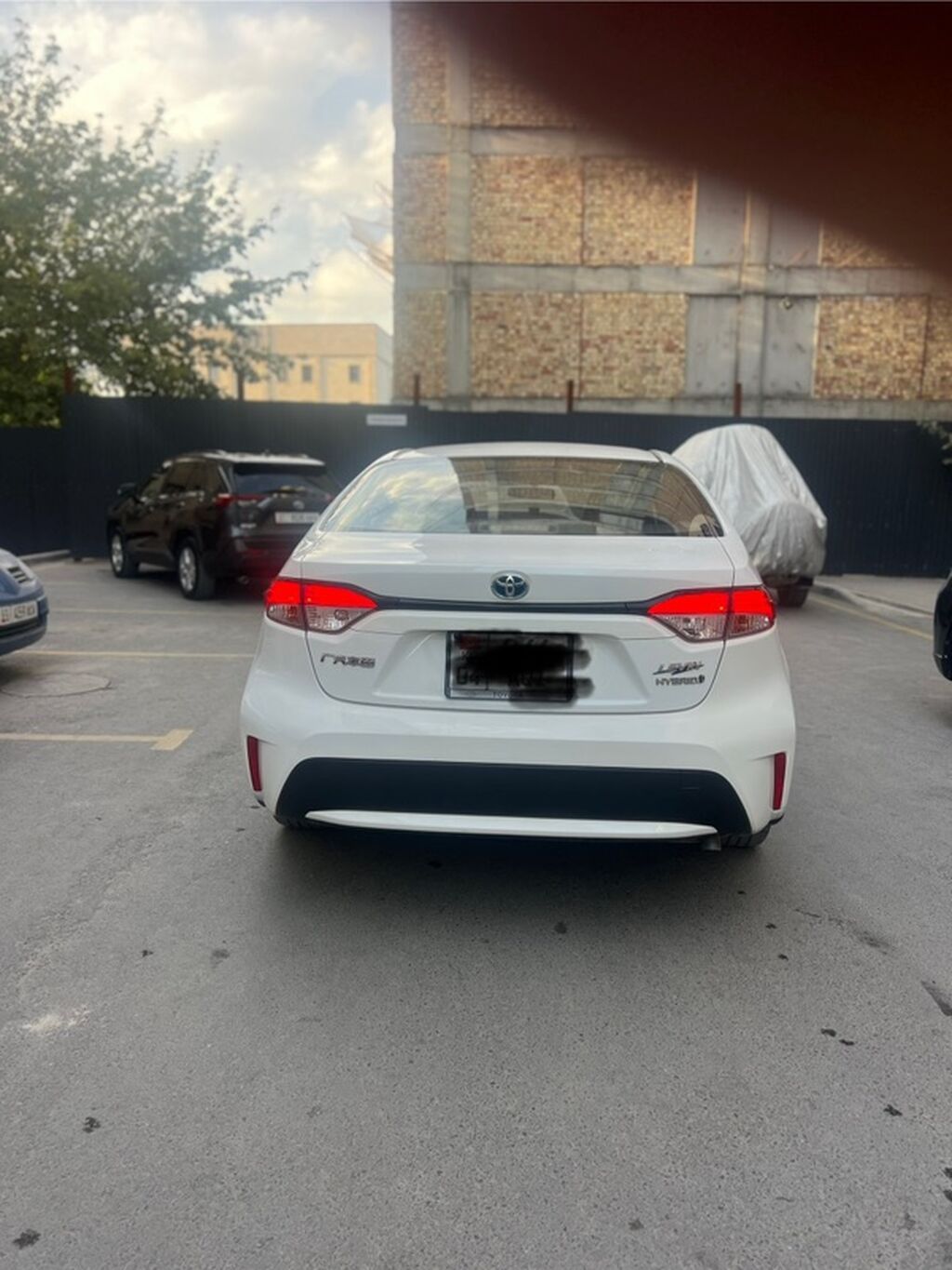 Toyota Corolla: 2022 г., 1.8 л, Вариатор, Гибрид, Седан: фото 3