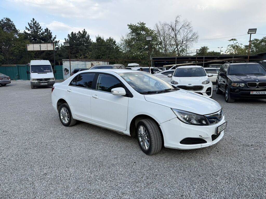BYD E5: 2019 г., 0.2 л, Автомат, Электромобиль, Седан: фото 3