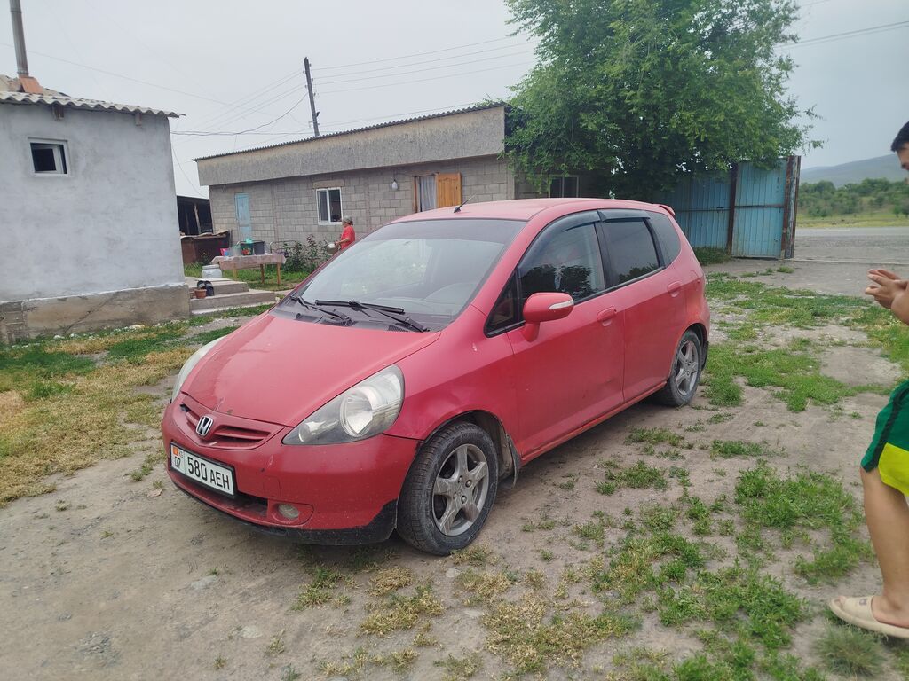 Honda Jazz: 2008 г., 1.3 л, Механика, Бензин, Хэтчбэк: фото 6
