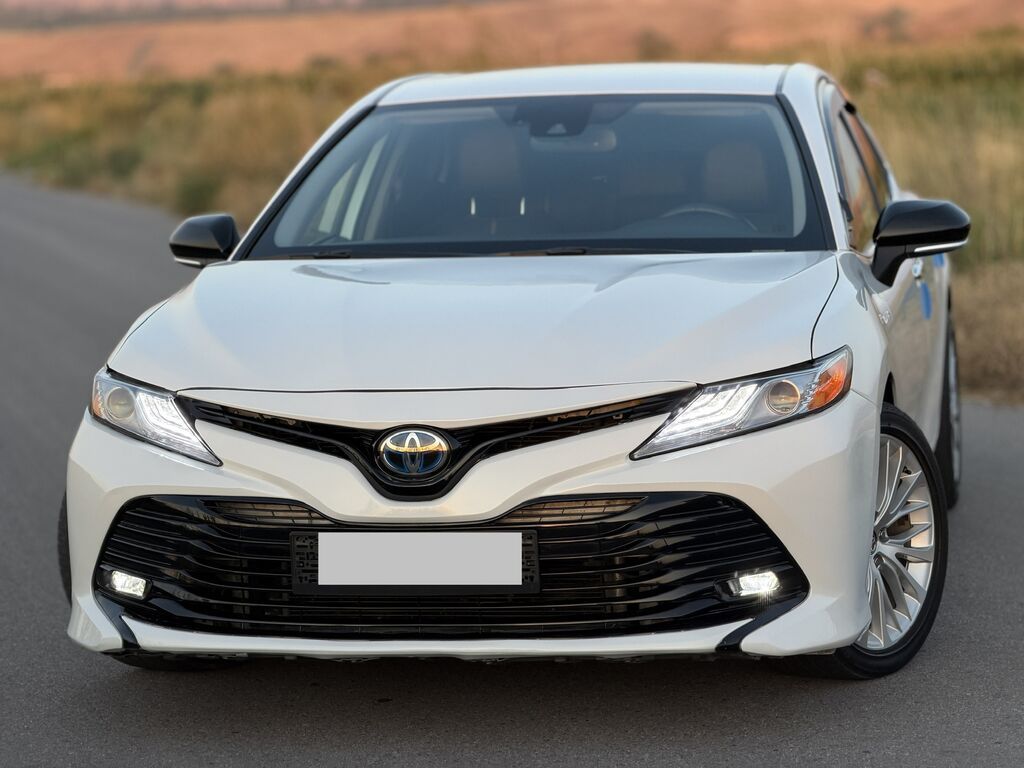Toyota Camry: 2020 г., 2.5 л, Вариатор, Гибрид, Седан: фото 6