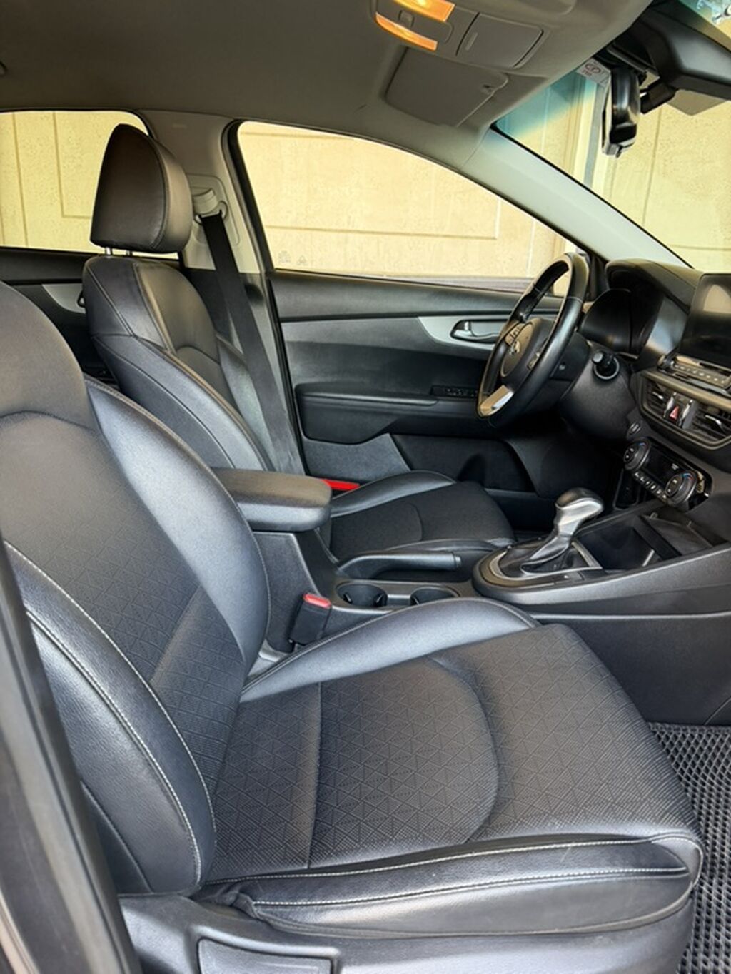 Kia K3: 2020 г., 1.6 л, Автомат, Бензин, Седан: фото 6