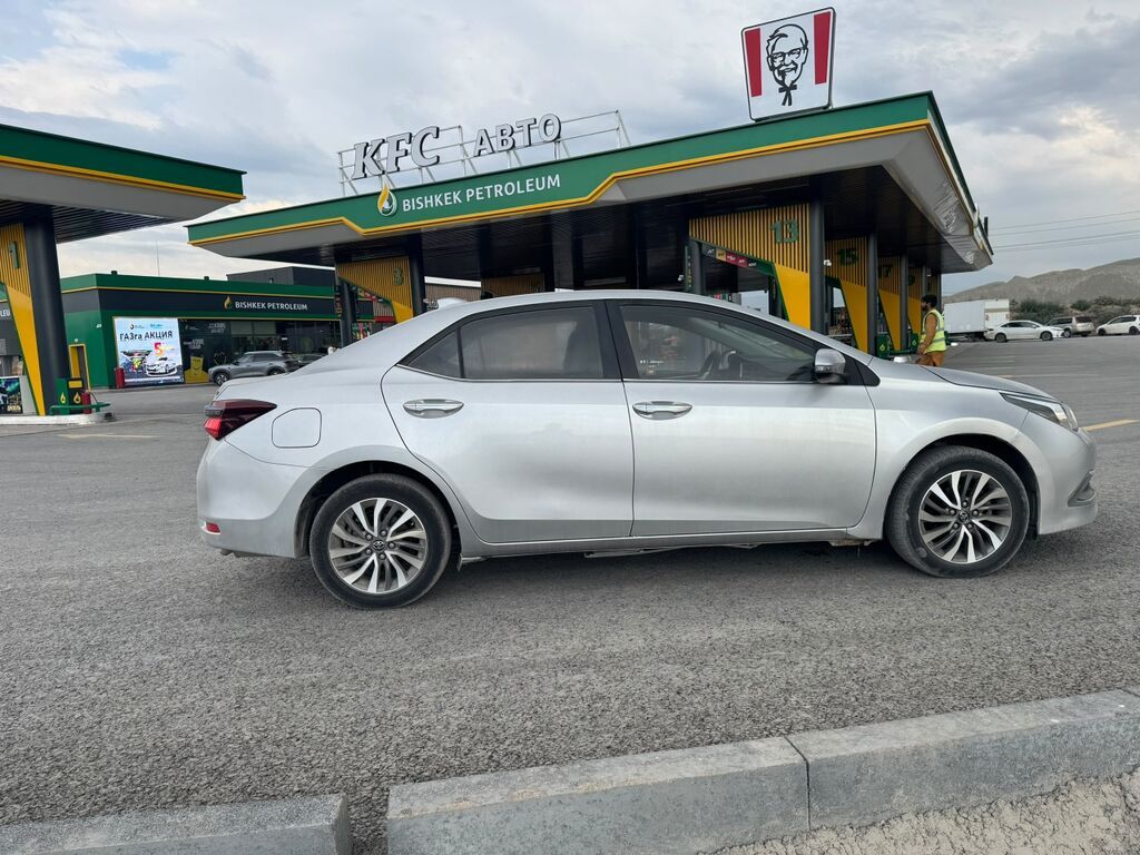 Toyota Levin: 2019 г., Автомат, Бензин, Седан: фото 3