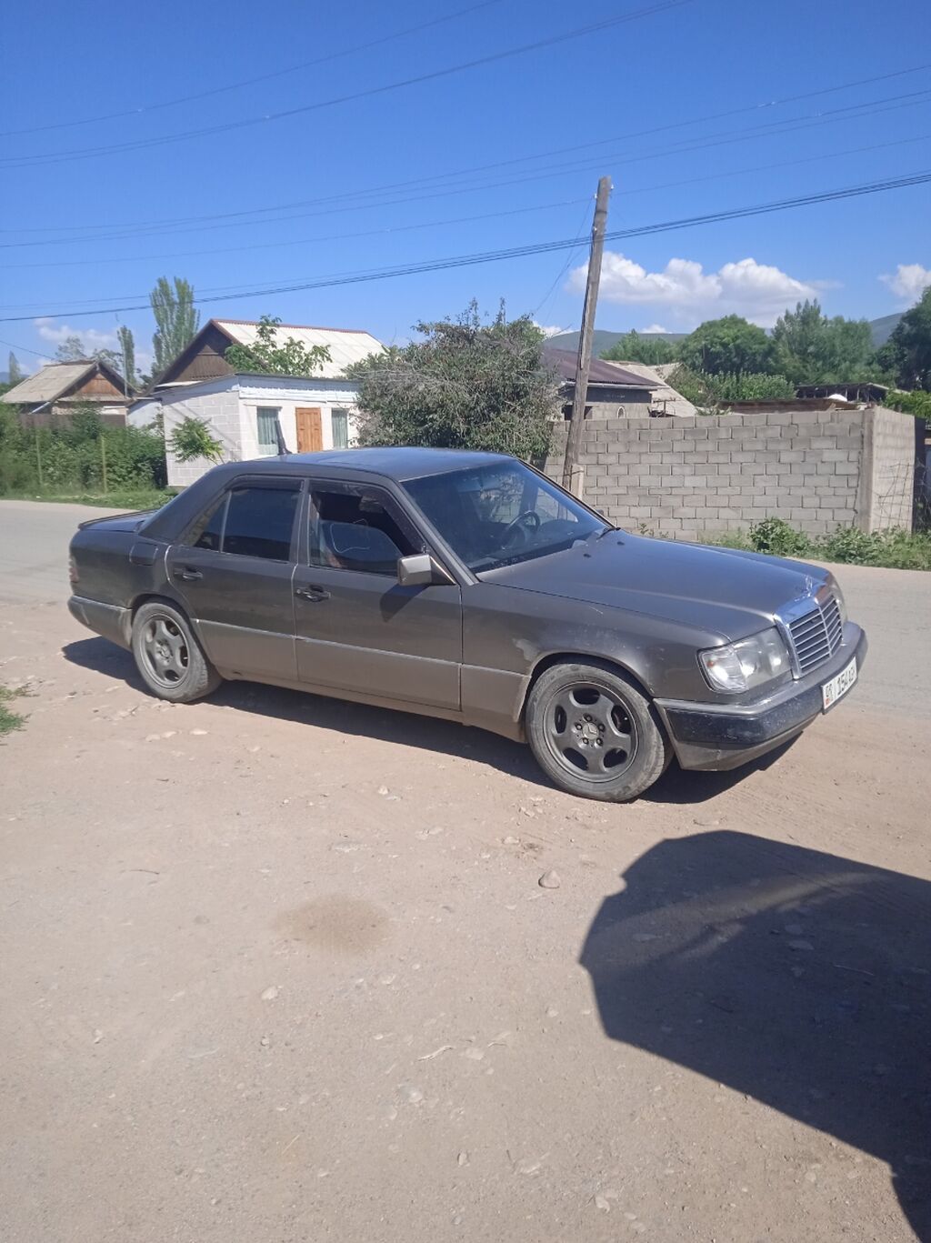 Mercedes-Benz W124: 1992 г., 2.2 л, Механика, Бензин, Седан: фото 2