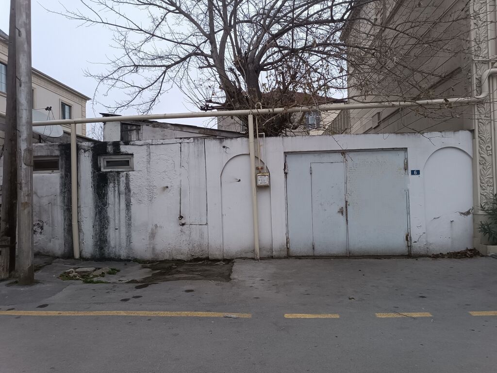 6-cı mikrorayon 3 otaqlı, 300 kv. m