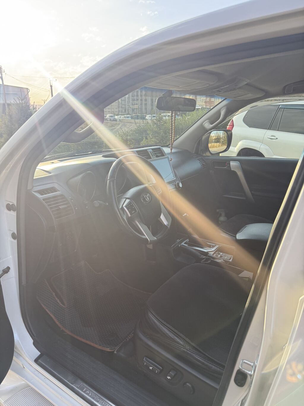 Toyota Land Cruiser Prado: 2014 г., 2.7 л, Автомат, Бензин, Внедорожник: фото 8