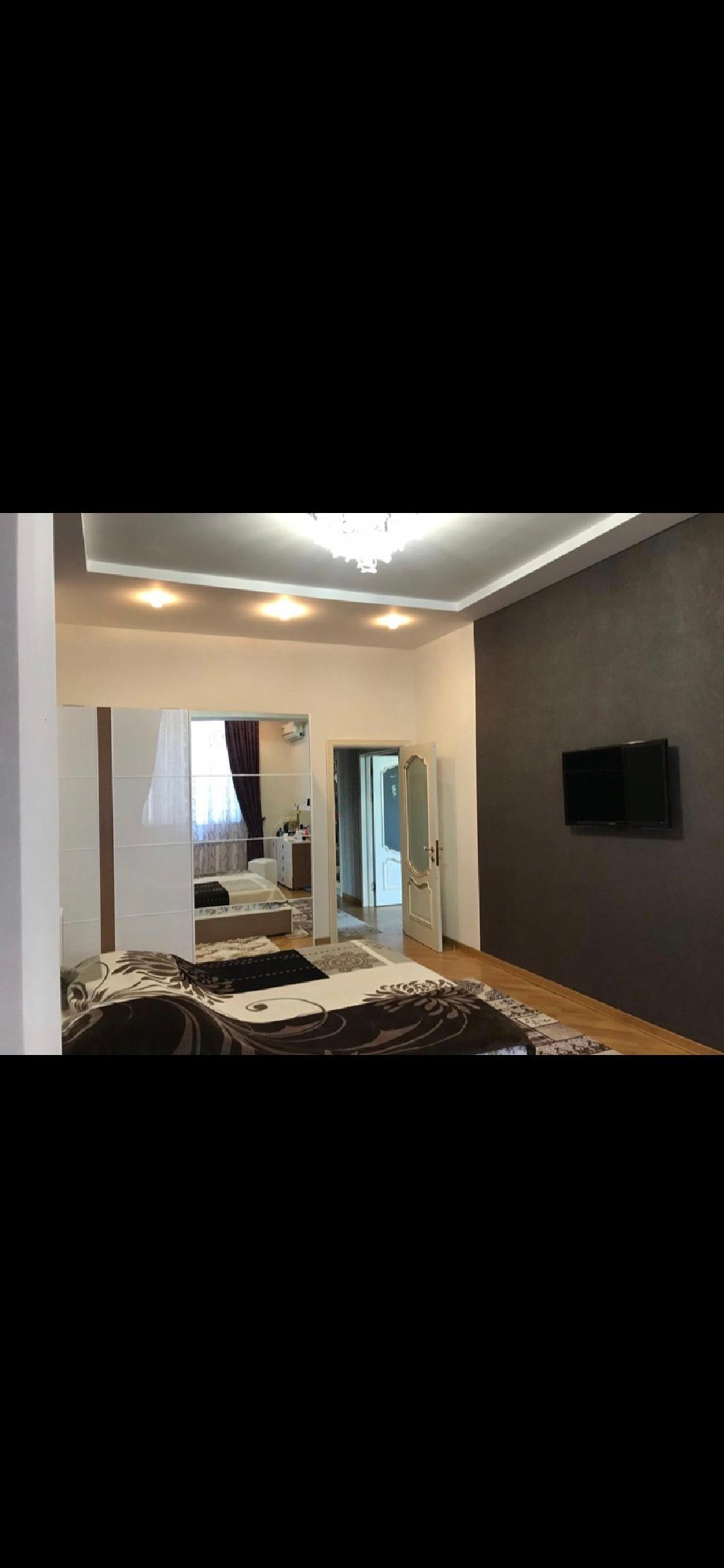 3 otaqlı, Yeni tikili, m. 8 Noyabr, 111 kv. m