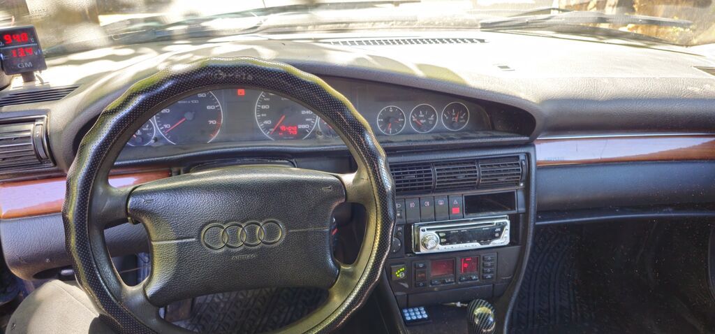 Audi A6: 1996 г., 2.6 л, Механика, Газ, Универсал: фото 1