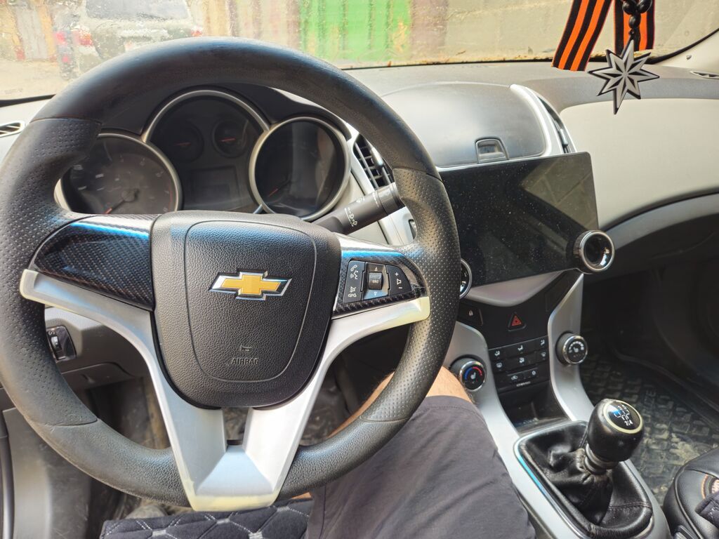 Chevrolet Cruze: 2012 г., 1.6 л, Механика, Бензин, Седан: фото 4