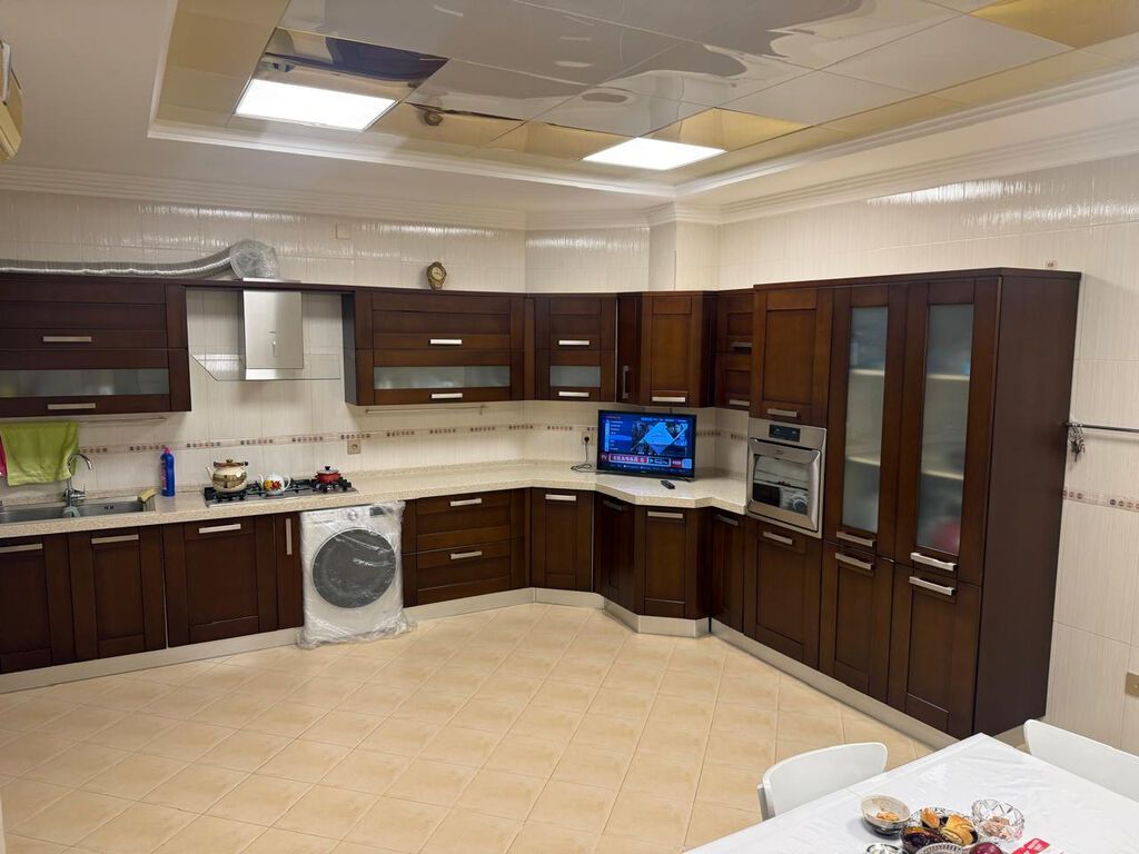 4 otaqlı, Yeni tikili, 212 kv. m