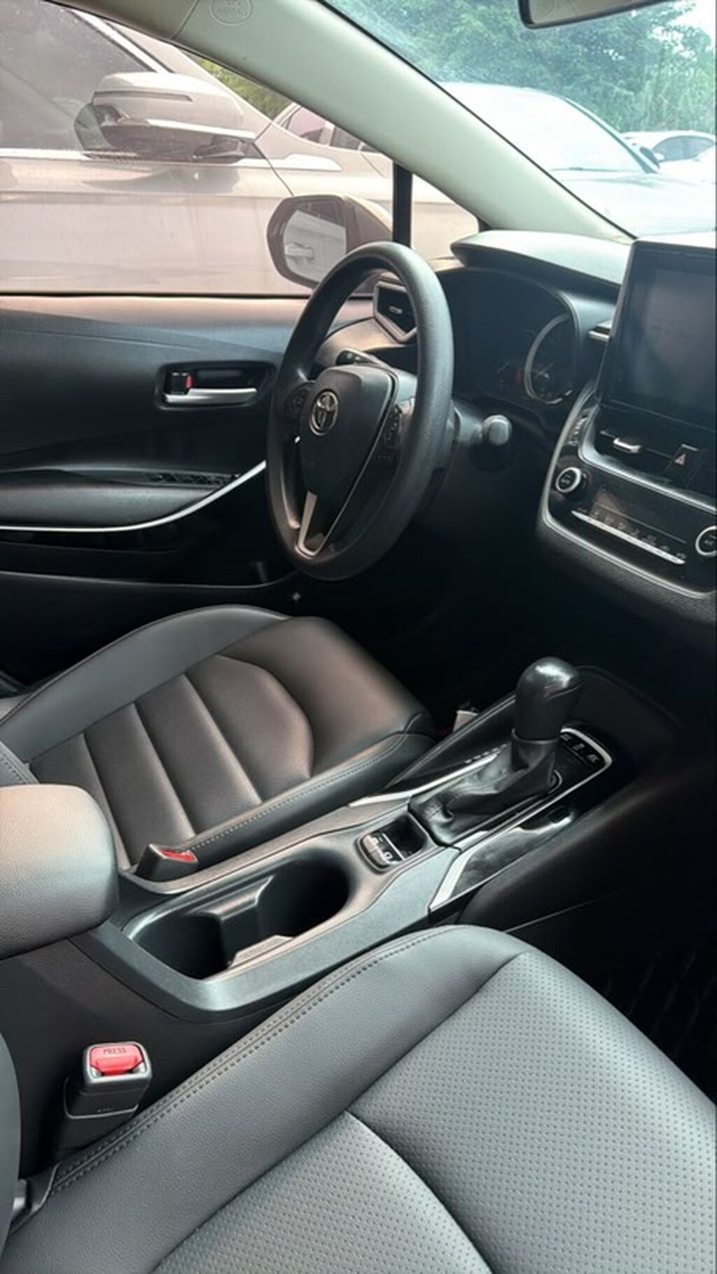 Toyota Corolla: 2021 г., 1.8 л, Автомат, Гибрид, Седан: фото 6