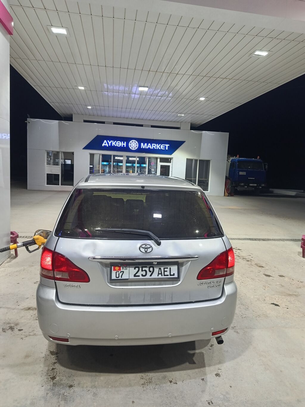 Toyota Ipsum: 2003 г., 2 л, Механика, Бензин, Минивэн: фото 6
