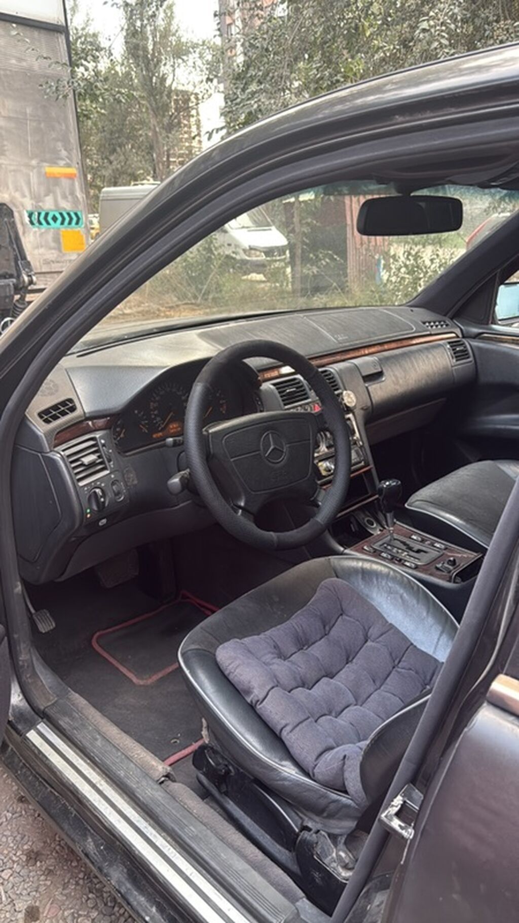 Mercedes-Benz E-Class: 1998 г., 3.2 л, Автомат, Бензин, Седан: фото 2