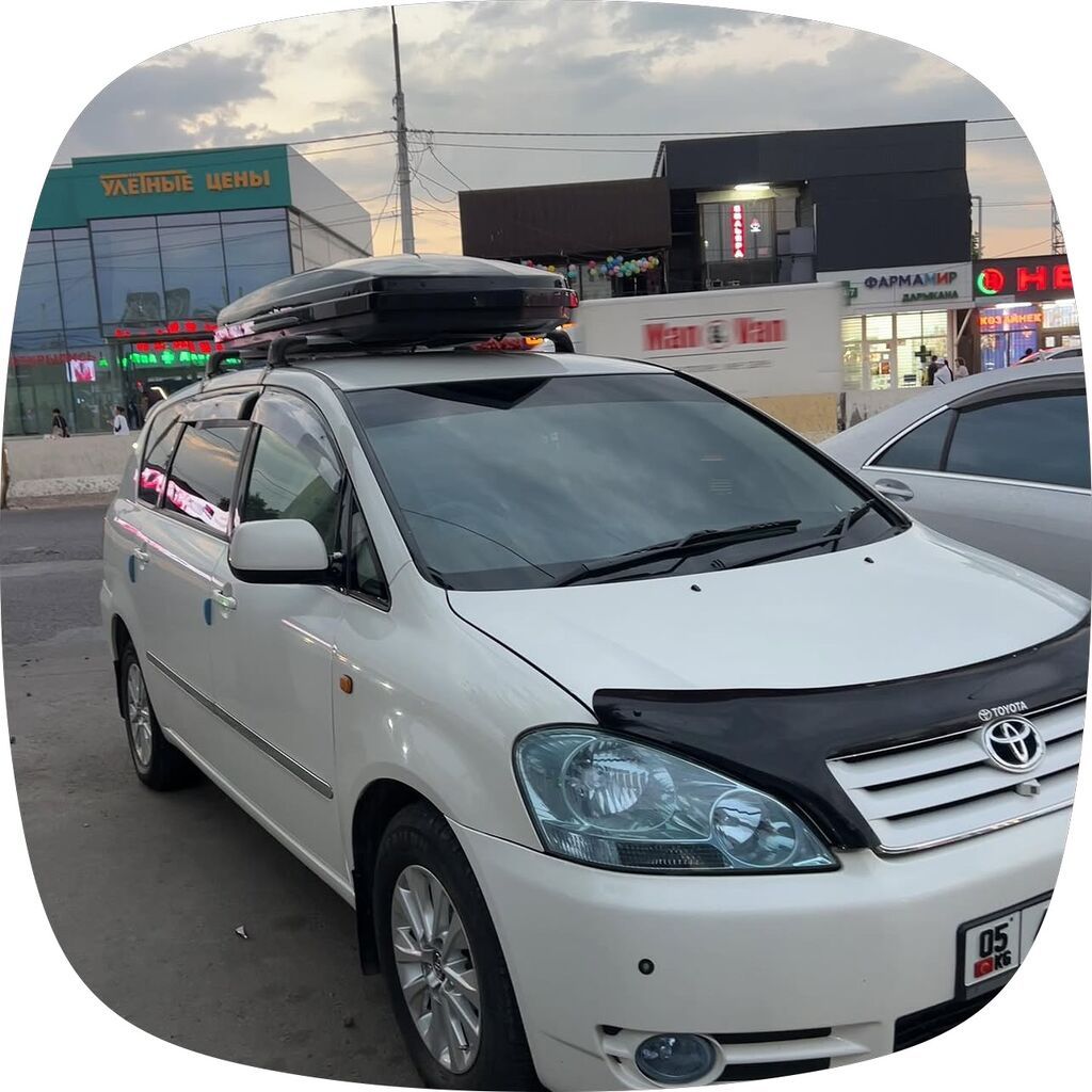Toyota Ipsum: 2003 г., 2.4 л, Автомат, Газ, Минивэн: фото 4