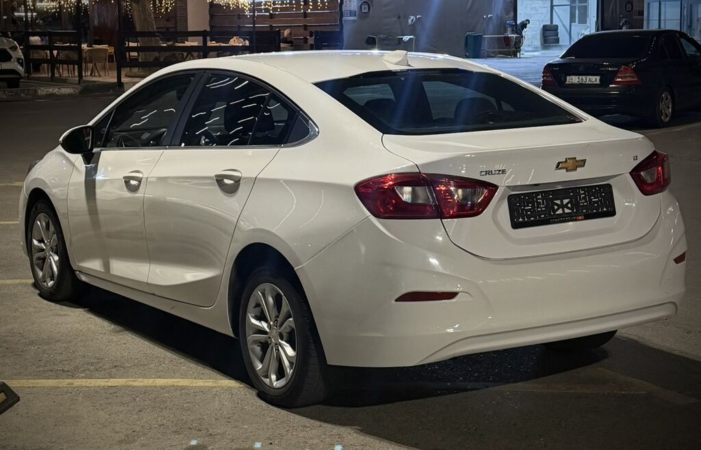 Chevrolet Cruze: 2018 г., 1.4 л, Автомат, Бензин, Седан: фото 3