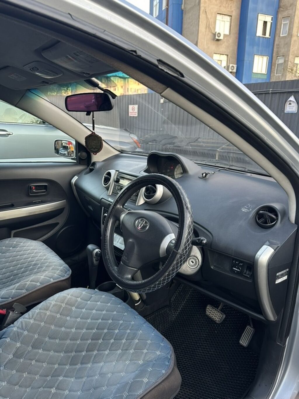 Toyota Ist: 2003 г., 1.3 л, Автомат, Бензин, Хэтчбэк: фото 8