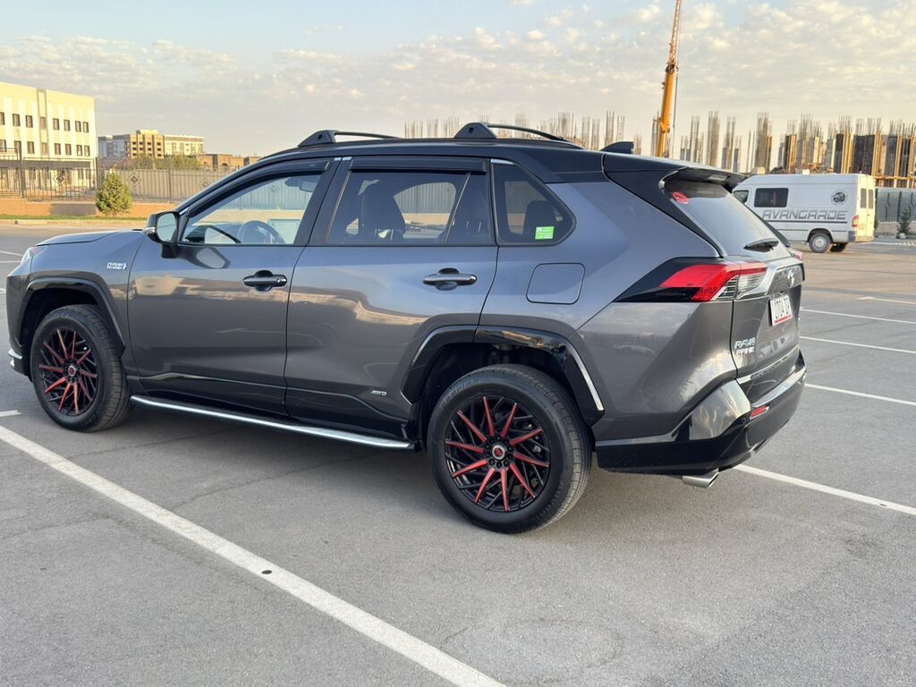 Toyota RAV4: 2021 г., 2.5 л, Гибрид, Кроссовер: фото 3