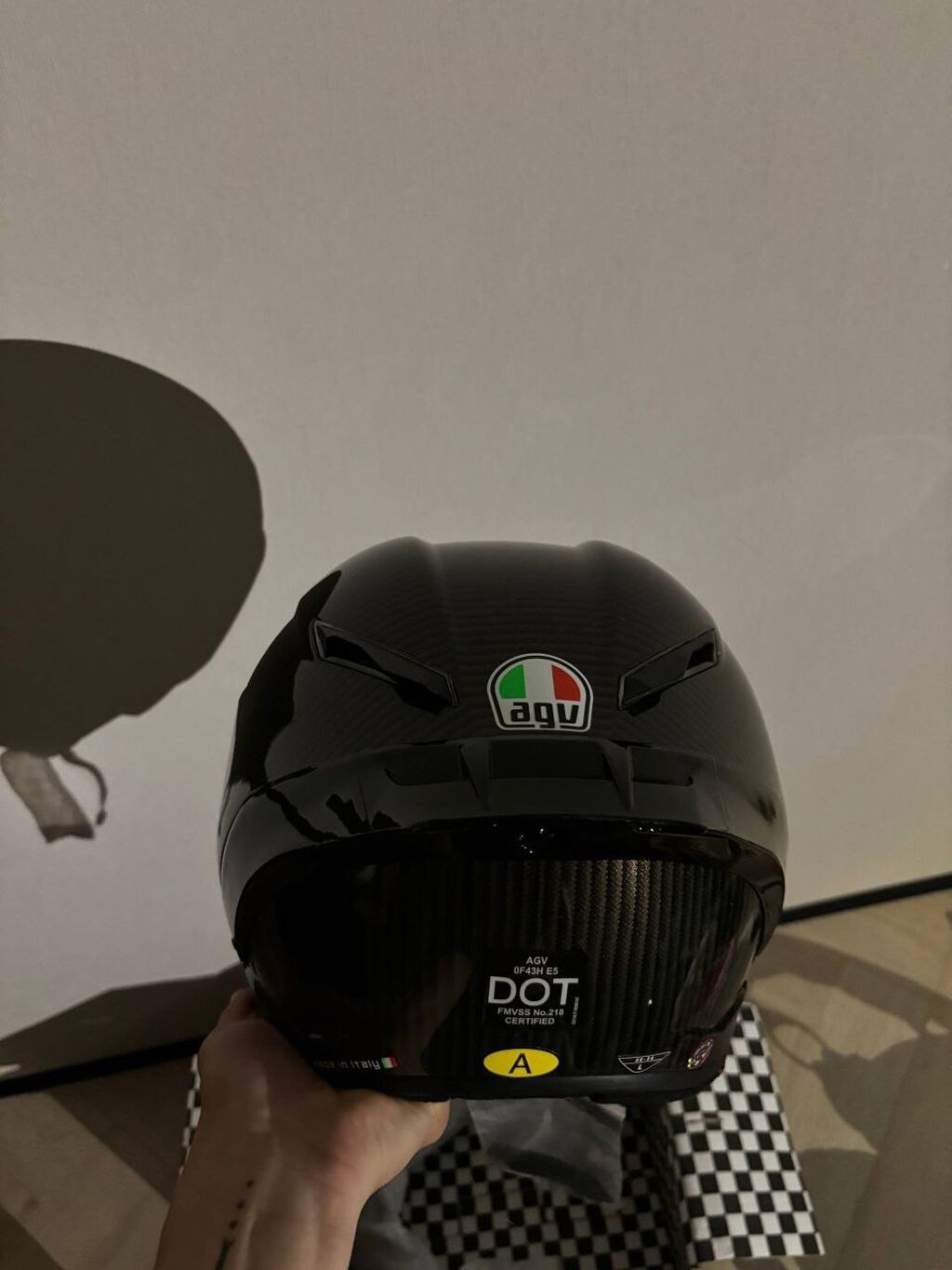 AGV Pista GP RR Carbon — топовый гоночный шлем из 100% карбона: фото 3