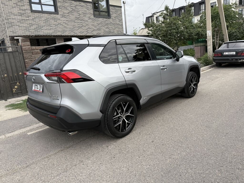 Toyota RAV4: 2019 г., 2.5 л, Автомат, Гибрид, Кроссовер: фото 4