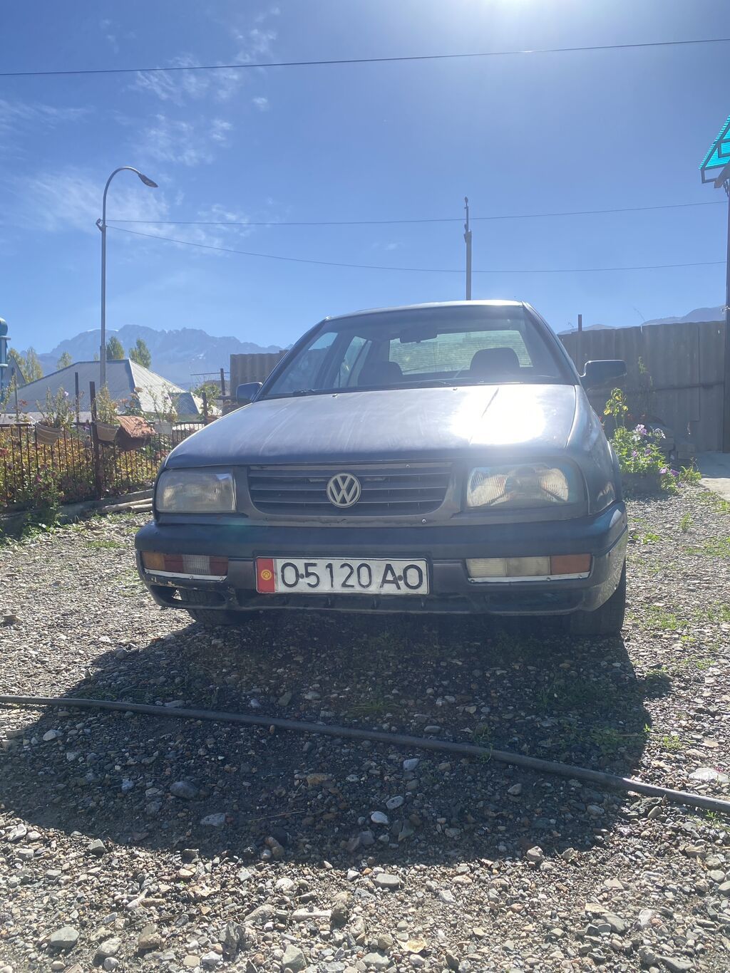 Volkswagen Vento: 1992 г., 2 л, Механика, Седан: фото 1
