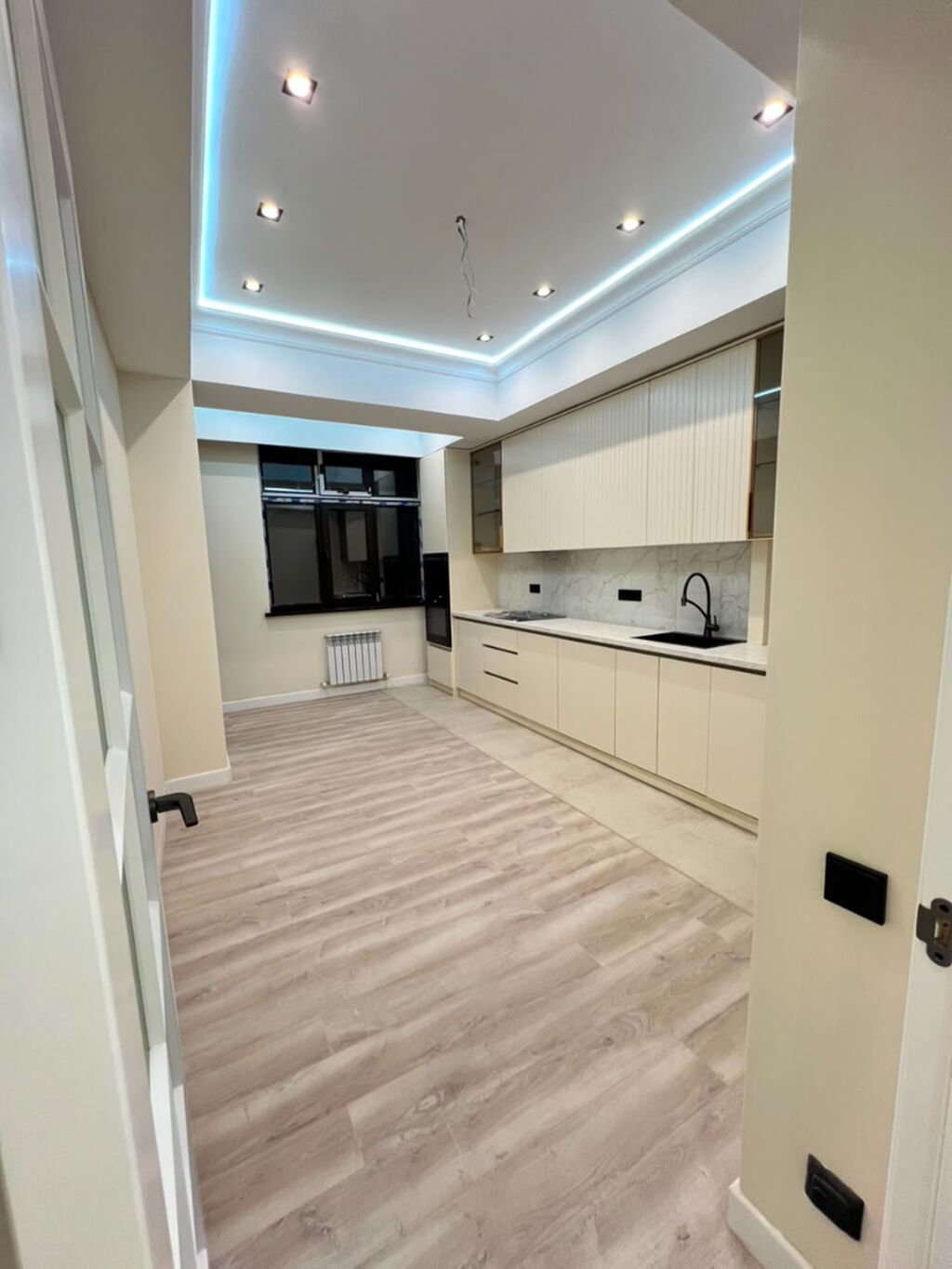 2 комнаты, 80 м², Золотой квадрат Элитка, 9 этаж, Евроремонт: фото 2