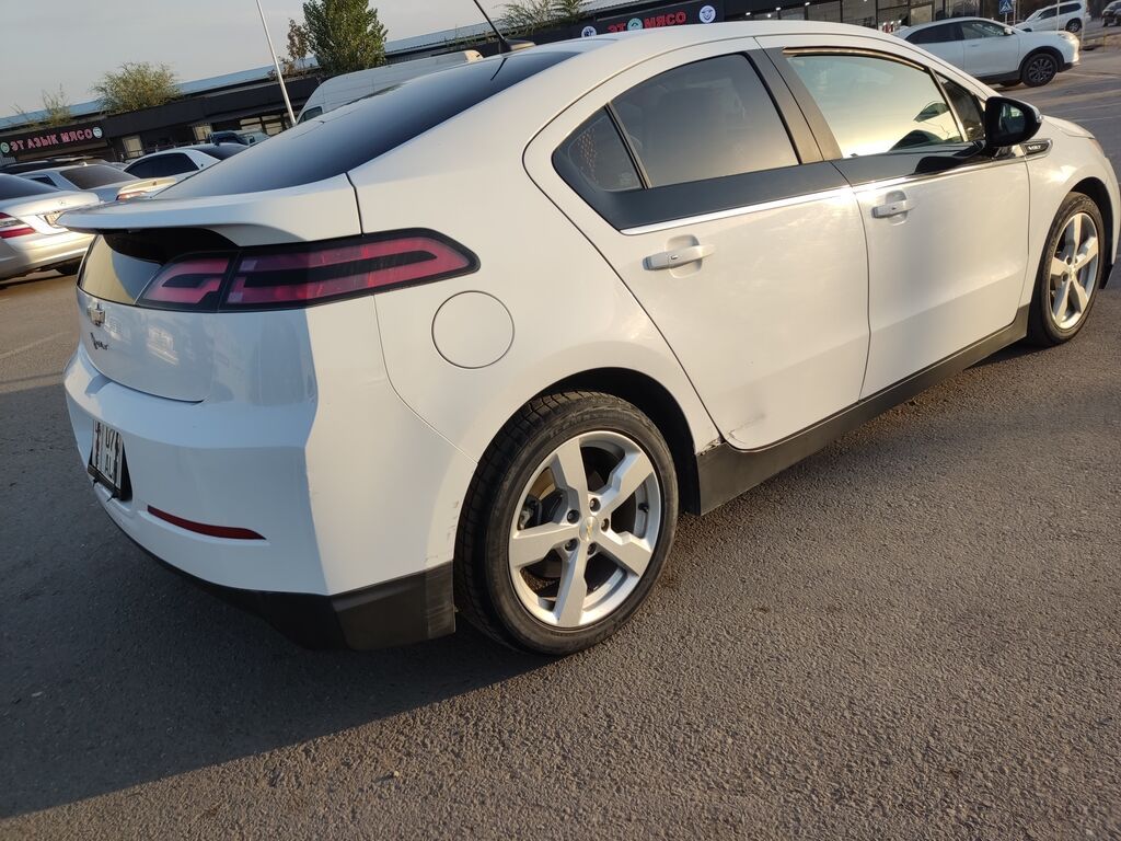 Chevrolet Volt: 2013 г., 1.4 л, Вариатор, Гибрид, Хэтчбэк: фото 5