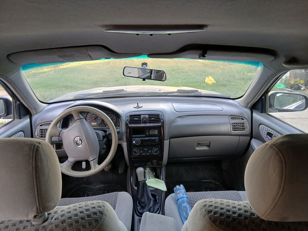 Mazda 626: 2000 г., Механика, Седан: фото 3