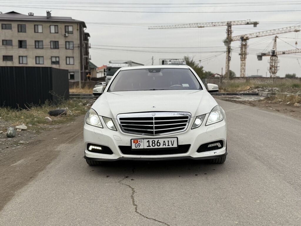 Mercedes-Benz E-Class: 2010 г., 3.5 л, Автомат, Бензин, Седан: фото 3