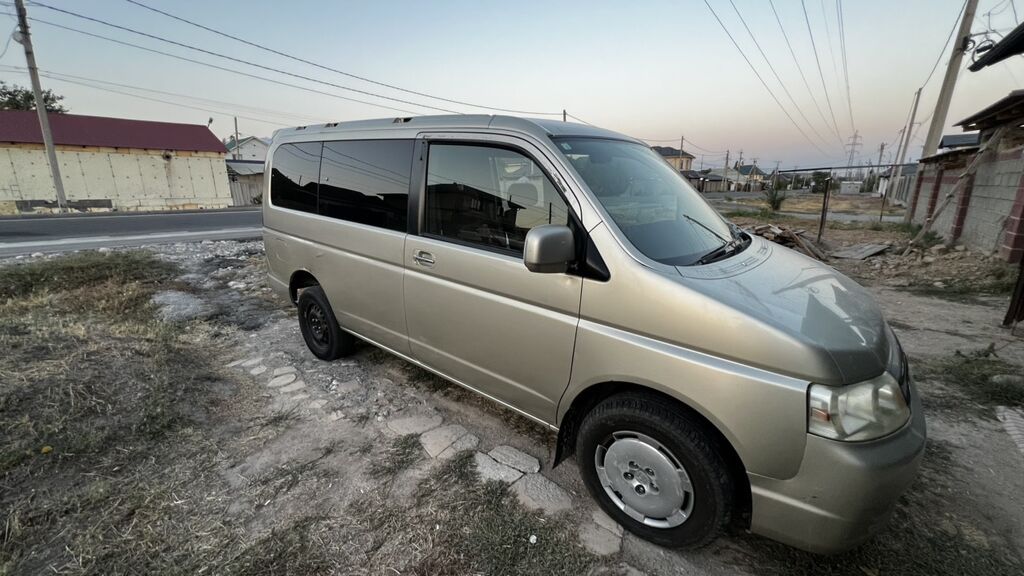Honda Stepwgn: 2004 г., 2 л, Автомат, Газ, Минивэн: фото 2