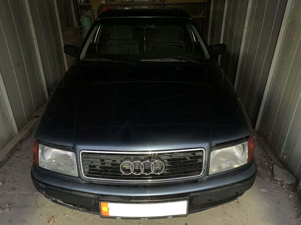 Audi 100: 1992 г., 2 л, Механика, Бензин, Седан: фото 2