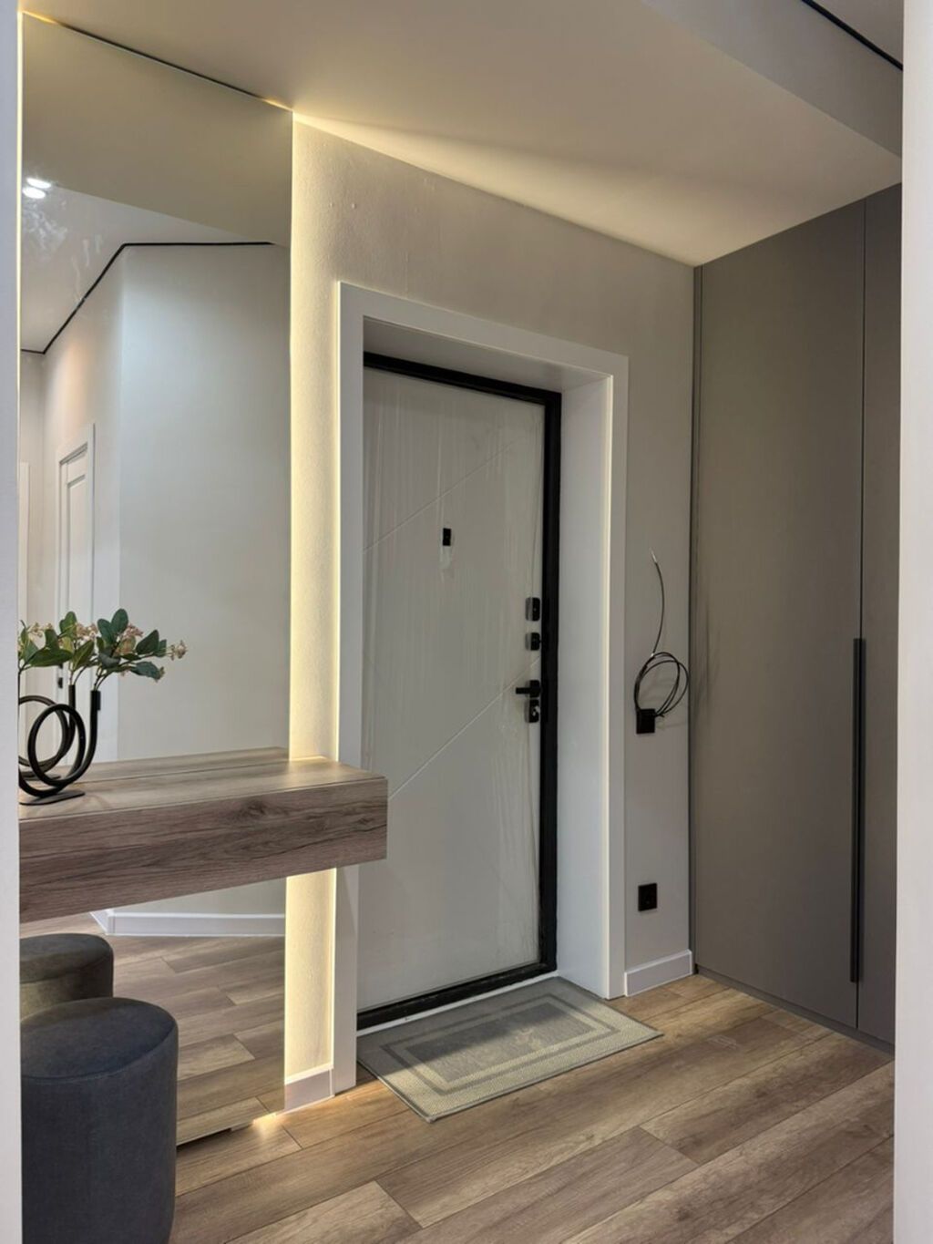 2 комнаты, 75 м², Золотой квадрат Элитка, 12 этаж, Дизайнерский ремонт: фото 2