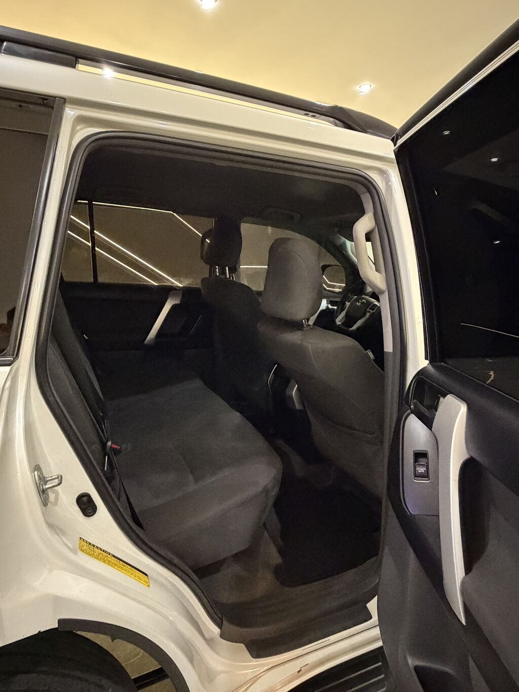 Toyota Land Cruiser Prado: 2011 г., 3 л, Автомат, Дизель, Внедорожник: фото 8