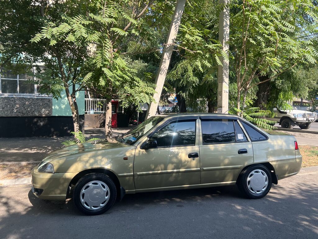 Daewoo Nexia: 2009 г., 1.5 л, Механика, Бензин: фото 2