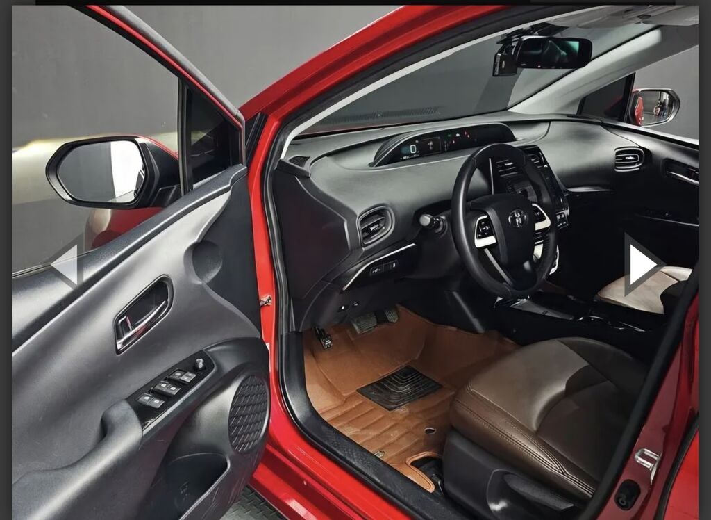 Toyota Prius 2018, гибрид, хэтчбек: фото 3