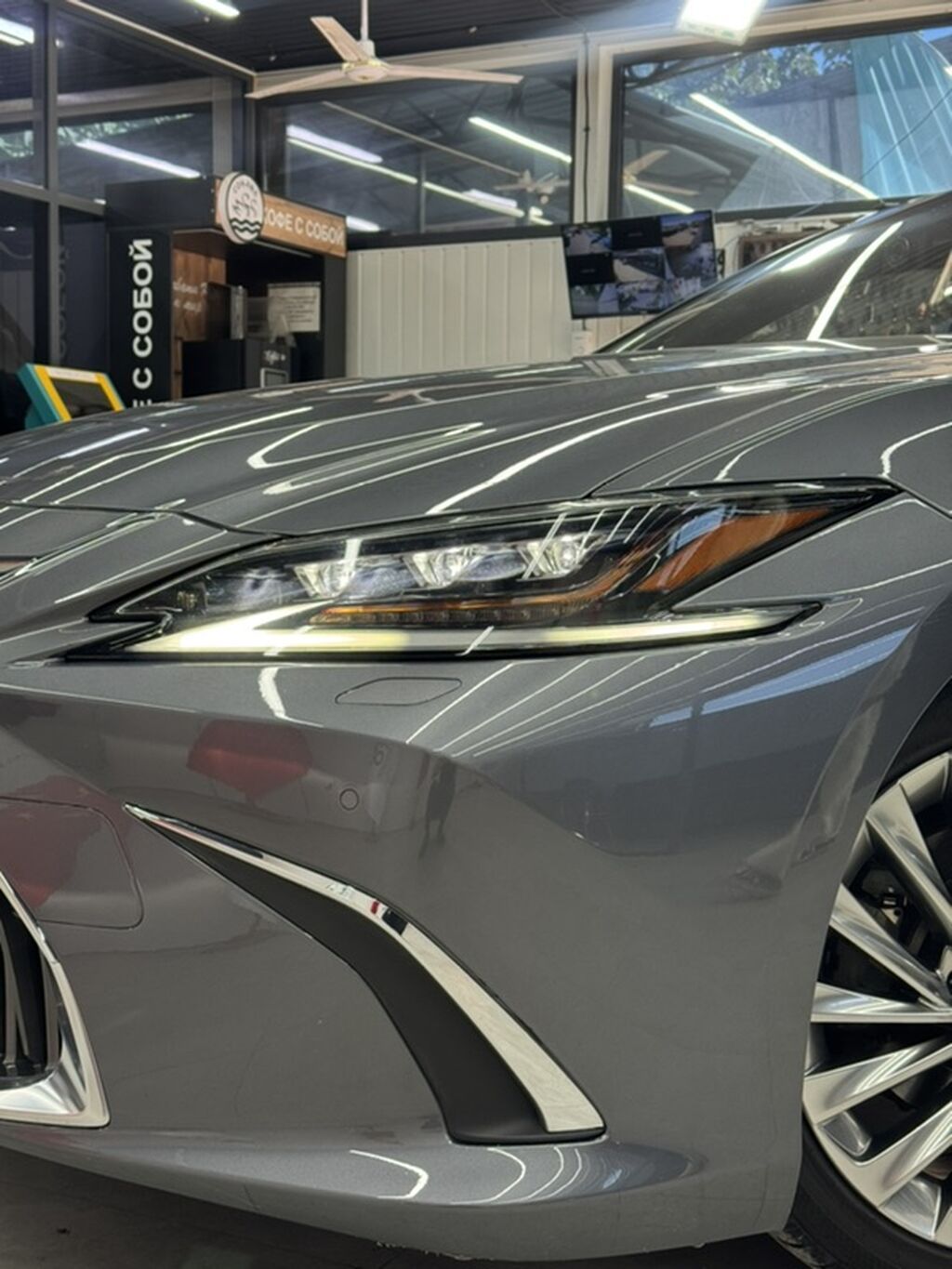 Lexus ES: 2021 г., 2.5 л, Автомат, Гибрид, Седан: фото 5