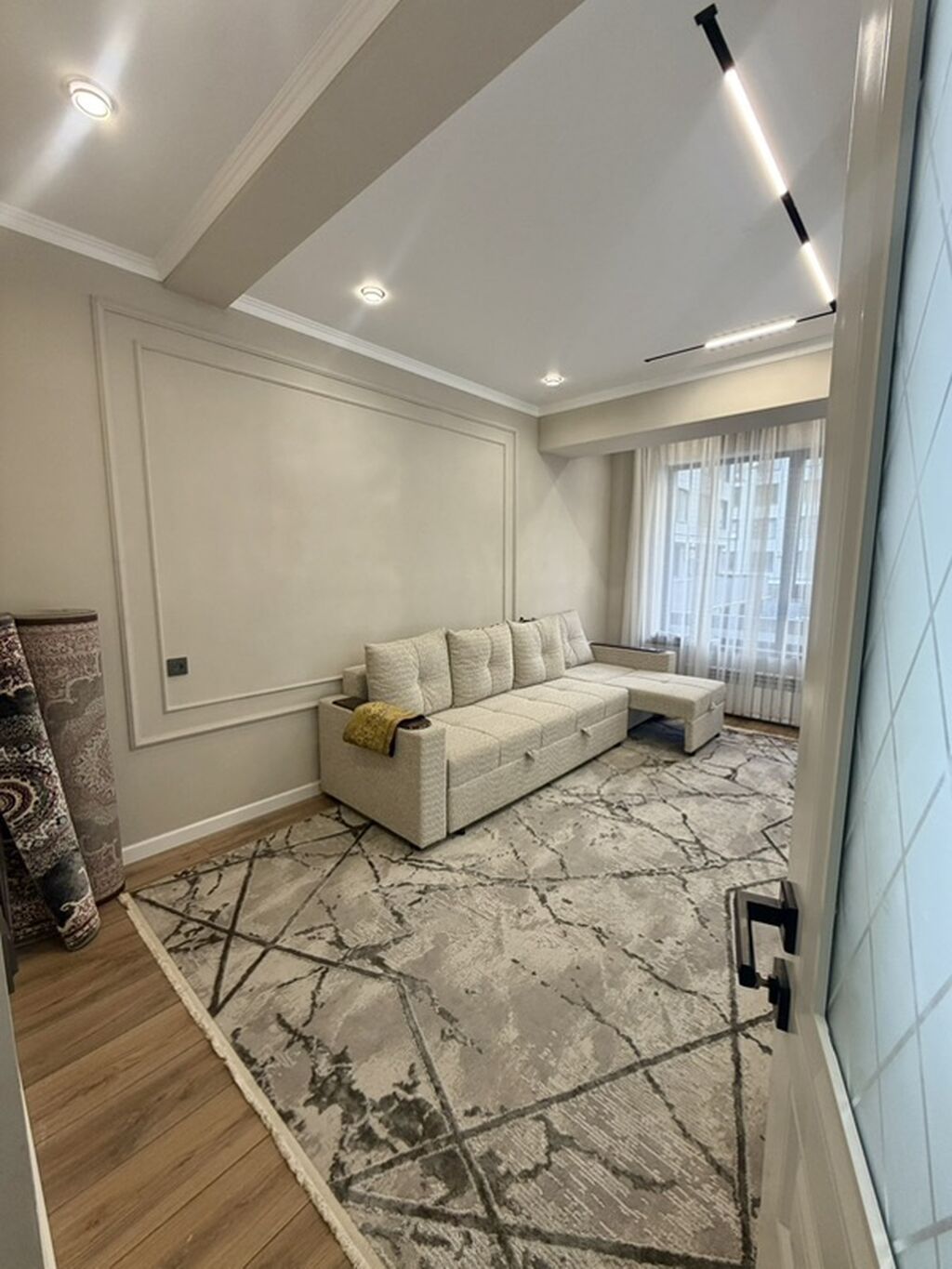 1 комната, 42 м², 7 мкр Элитка, 2 этаж, Свежий ремонт: фото 1
