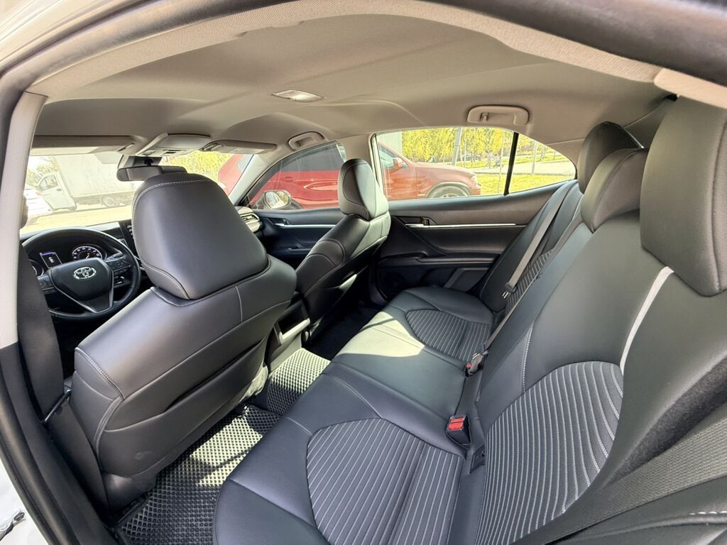 Toyota Camry: 2022 г., 2.5 л, Автомат, Бензин, Седан: фото 5