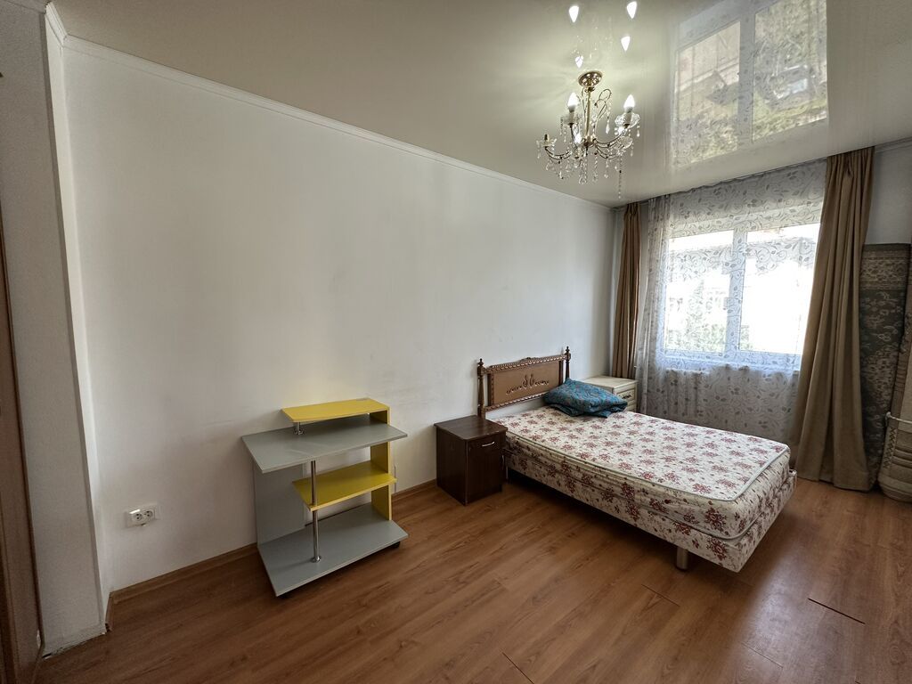 4 комнаты, 84 м², Индивидуалка, 3 этаж, Старый ремонт: фото 4
