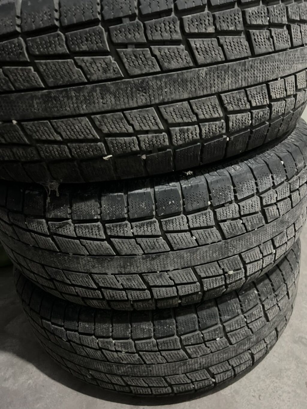 Зимние шины 265/65 R17 Комплект из 3 шт. В отличном состоянии: фото 1