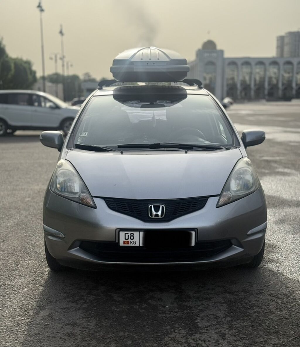 Honda Jazz: 2009 г., 1.3 л, Автомат, Бензин, Хэтчбэк: фото 2